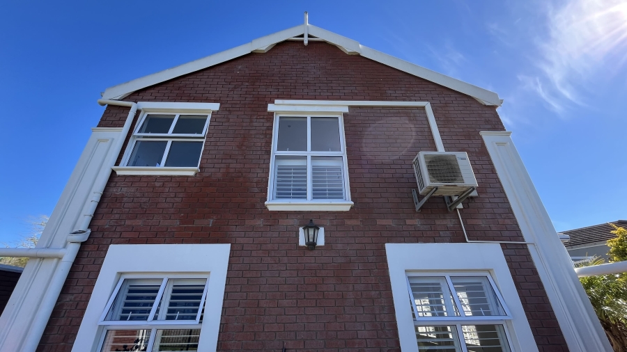 3 Bedroom Property for Sale in Van Riebeeckshof Western Cape